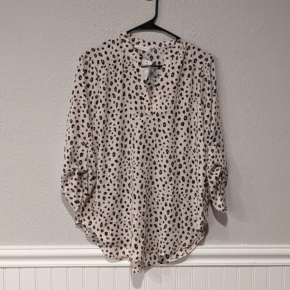 NWT Lush Warren Split Neck Blouse Off-White Leopard Animal Print Size Medium